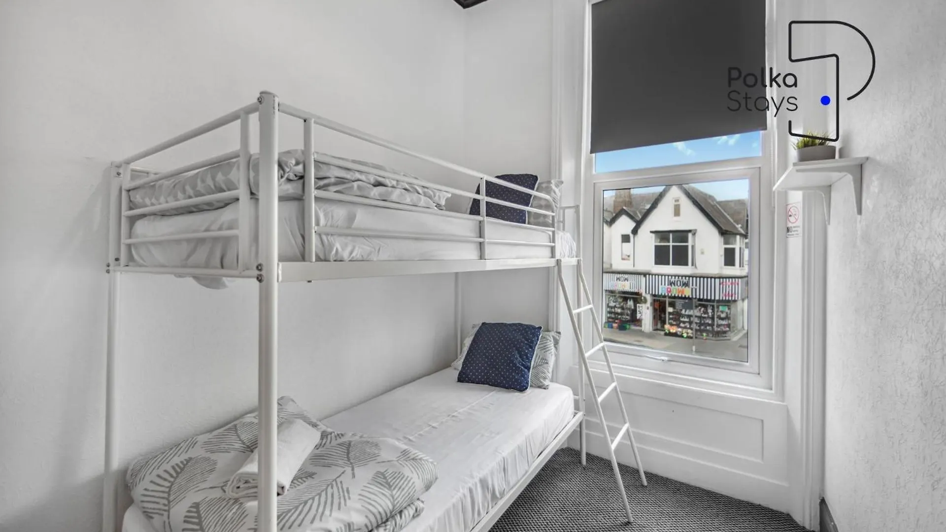 Polkadot Winter Gardens - Large Modern Apartments In Blackpool By Polkastays
